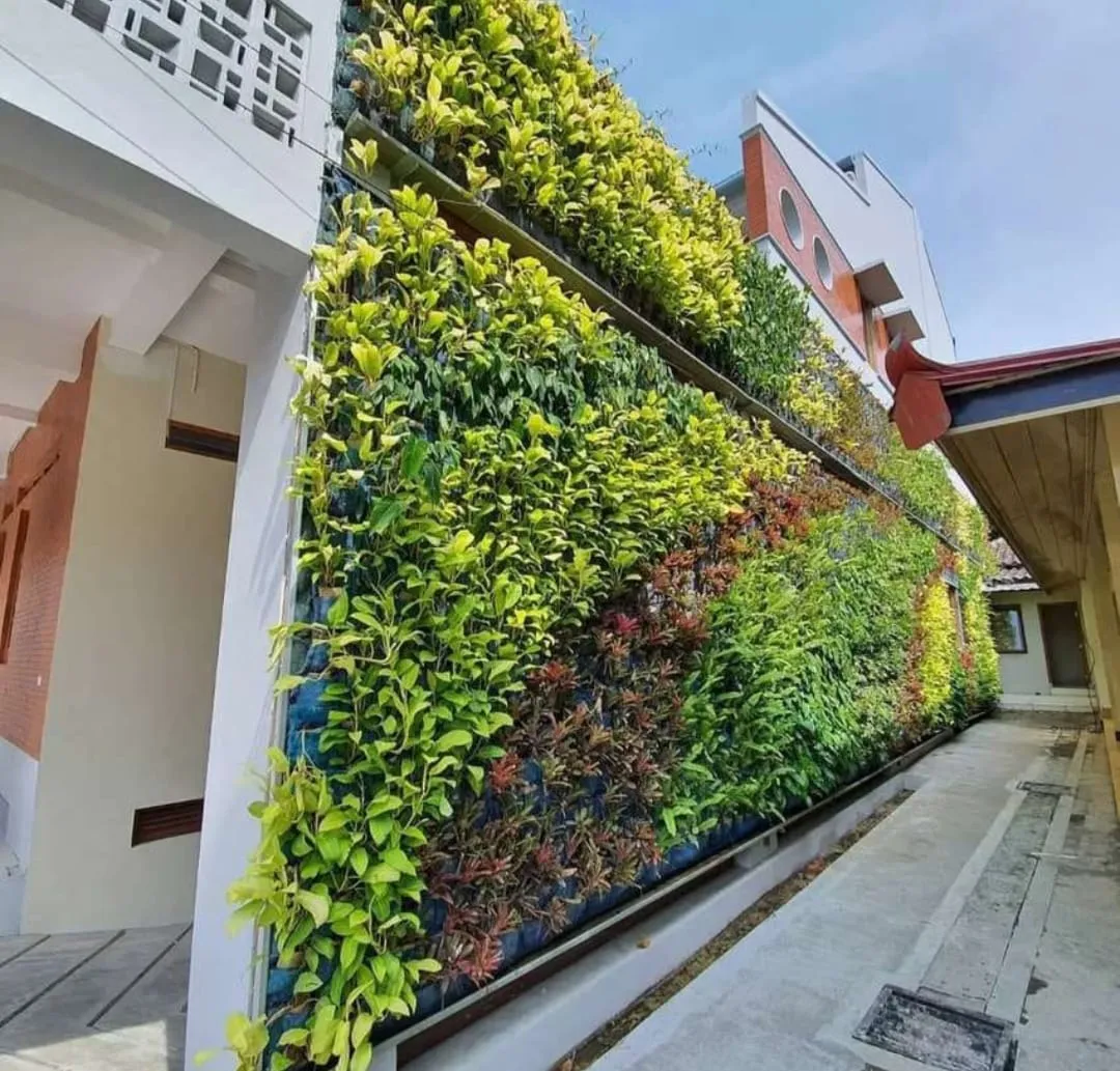 taman vertical garden penyiraman otomatis